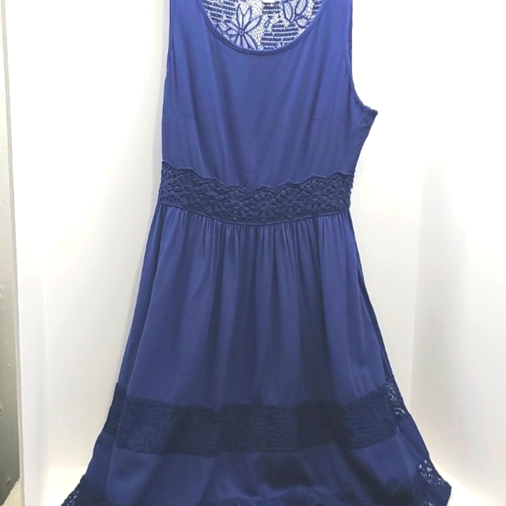 LC LAUREN  CONRAD LACE TRIM CHAILS DRESS SIZE 2